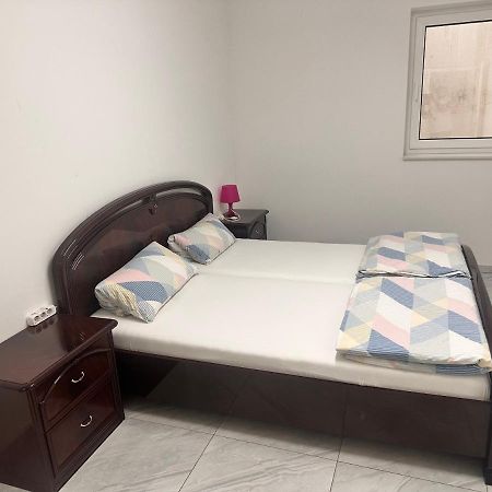 Fully Equipped Apartment 3 Rooms 5 Bed Hamburg Bagian luar foto