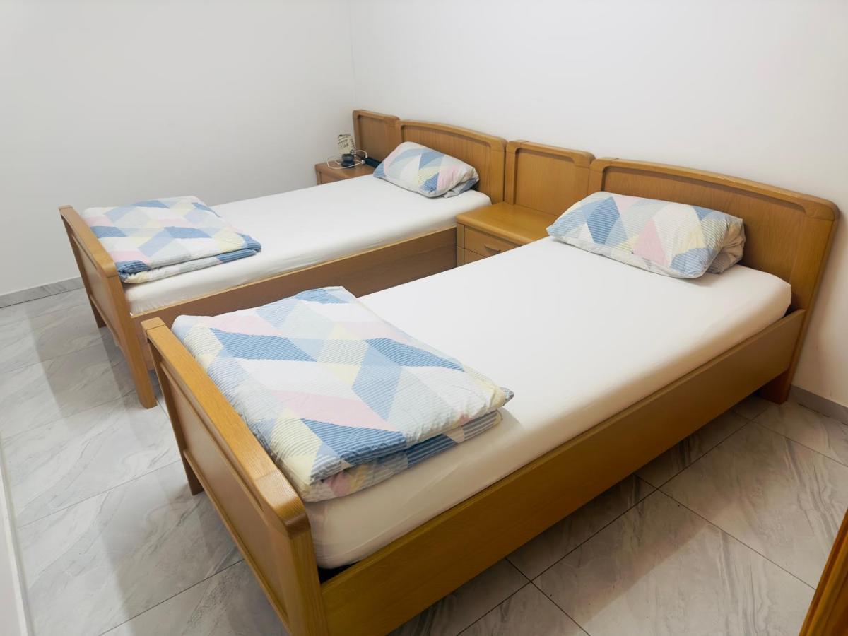 Fully Equipped Apartment 3 Rooms 5 Bed Hamburg Bagian luar foto