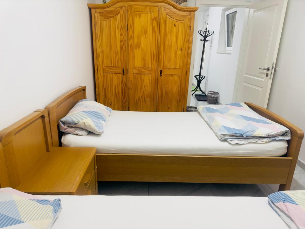Fully Equipped Apartment 3 Rooms 5 Bed Hamburg Bagian luar foto